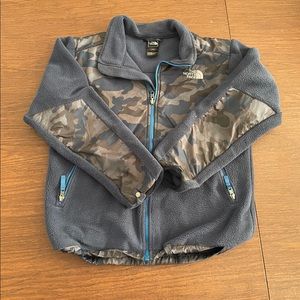 Boys Northface Sweater/Jacket - kids